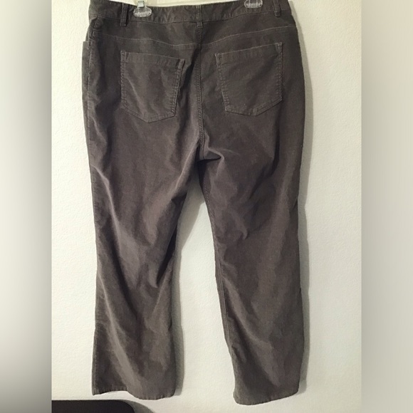 Designer women, pants. Liz Claiborne. Stretched. Size 18 W. - Picture 4 of 7